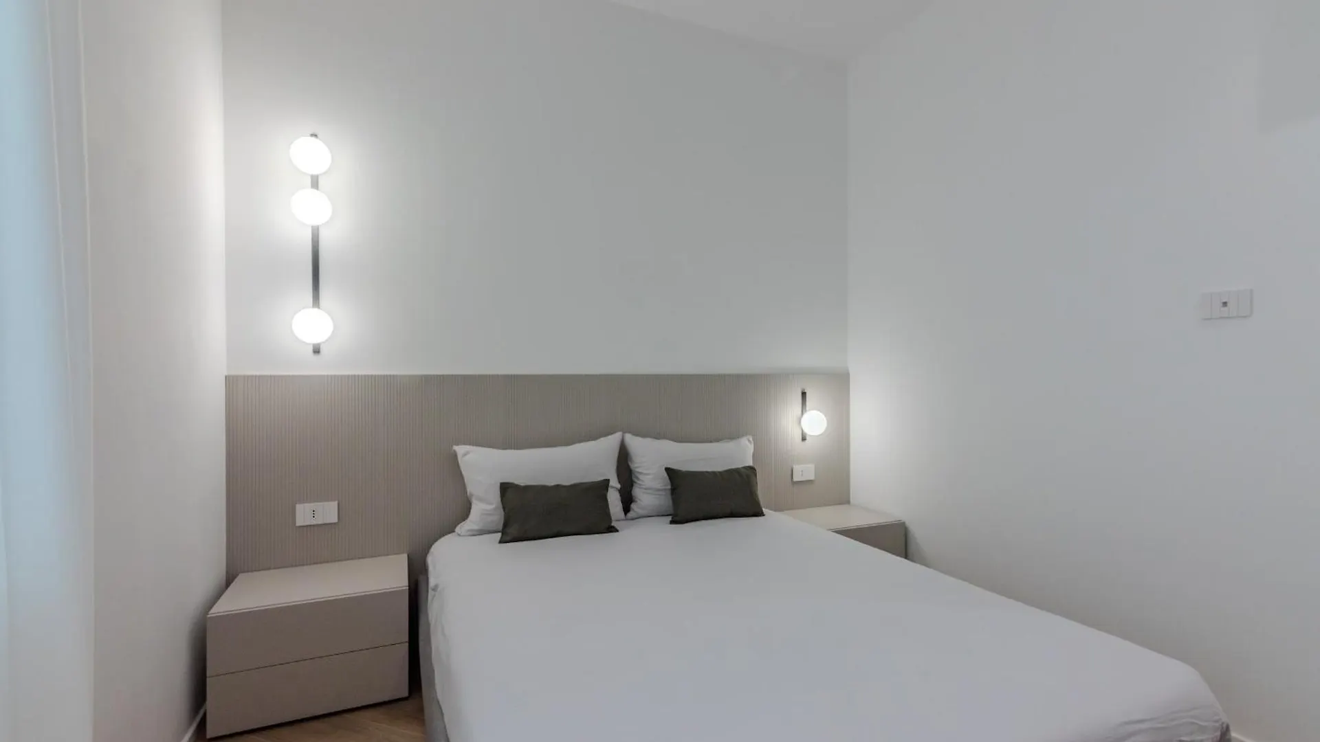 White House Villa Con Posti Auto Milano Apartamento