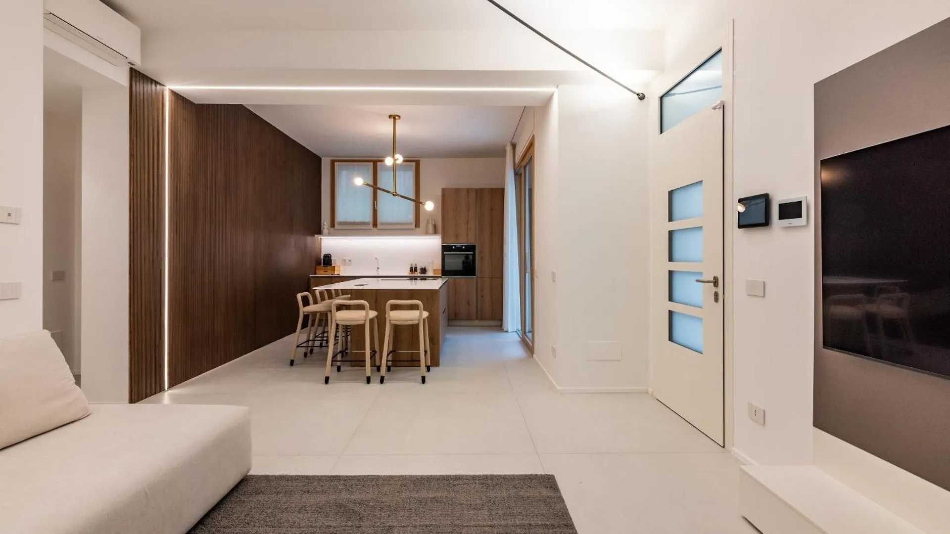 White House Villa Con Posti Auto Milano