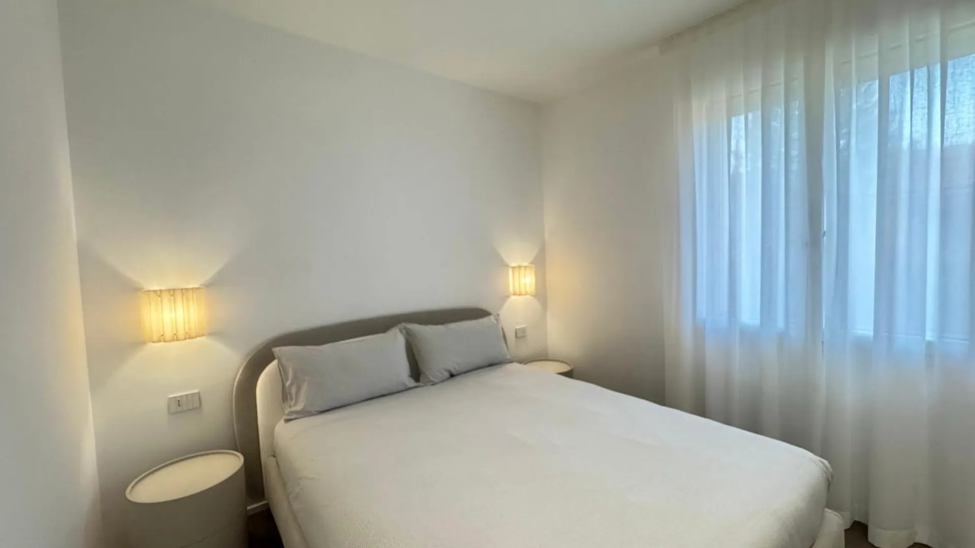 White House Villa Con Posti Auto Milano Milaan